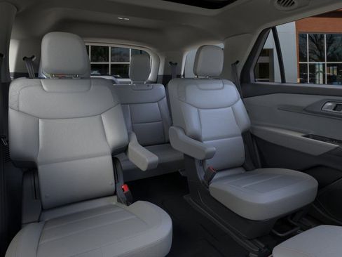 New 2025 Ford Explorer Active w/ Active Comfort Package image 11