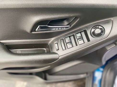 Used 2020 Chevrolet Trax LT w/ LT Convenience Package FWD image 20