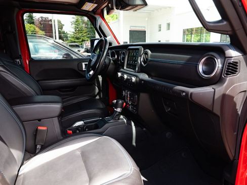 Used 2021 Jeep Wrangler Unlimited Rubicon 4xe w/ Cold Weather Group AWD/4WD image 26