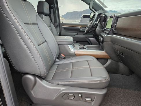 Used 2024 Chevrolet Silverado 2500 High Country w/ High Country Premium Package AWD/4WD image 32
