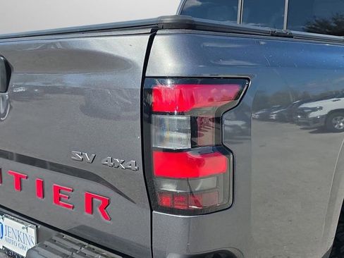Used 2022 Nissan Frontier SV image 39