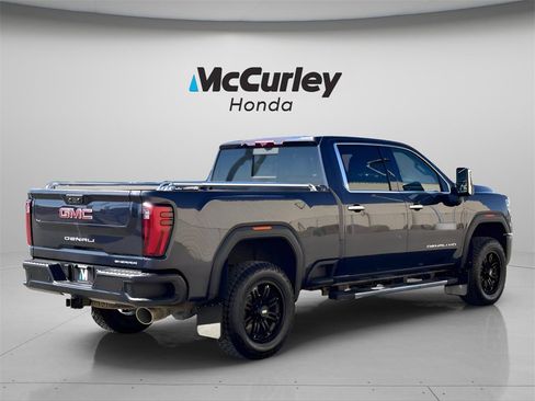 Used 2024 GMC Sierra 2500 Denali w/ Technology Package image 3