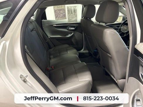 Used 2018 Chevrolet Impala LT FWD image 24