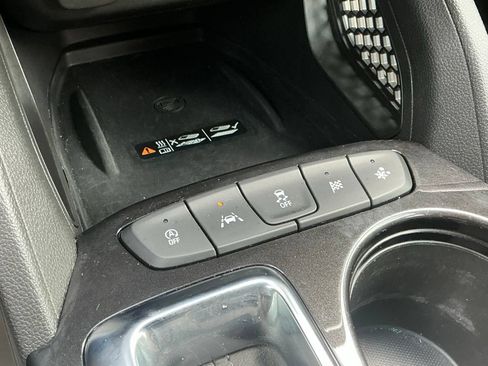 Used 2022 Chevrolet TrailBlazer ACTIV w/ Technology Package FWD image 39