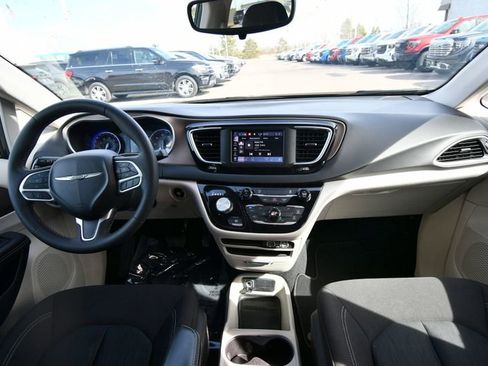 Used 2024 Chrysler Voyager LX FWD image 3