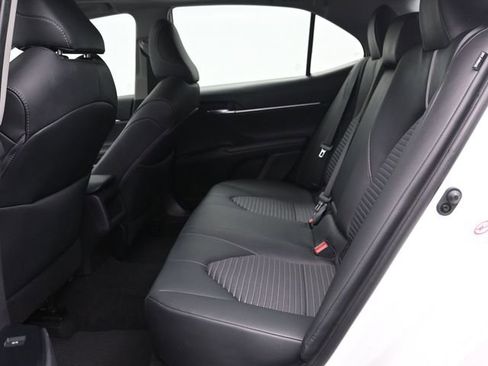 Used 2018 Toyota Camry SE w/ Moonroof Package image 22