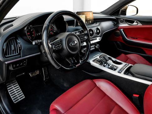 Used 2019 Kia Stinger GT2 image 19