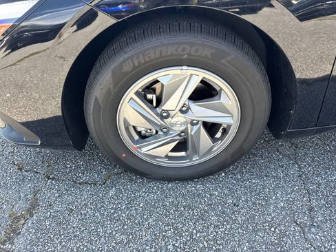 New 2026 Hyundai Elantra SE FWD image 12