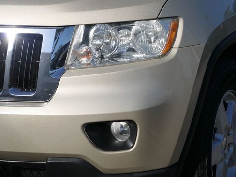 Used 2011 Jeep Grand Cherokee Laredo RWD image 10