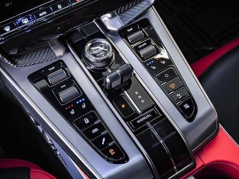 New 2025 Aston Martin Vanquish image 29