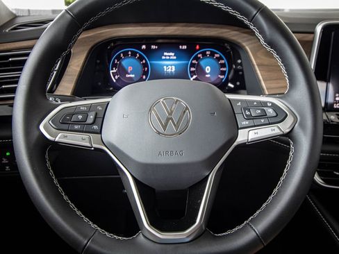 New 2026 Volkswagen Atlas SE FWD image 37