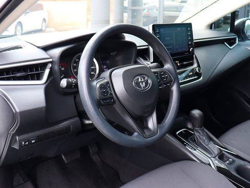 Used 2021 Toyota Corolla LE FWD image 39
