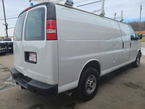 Used 2017 GMC Savana 2500 Extended image 5