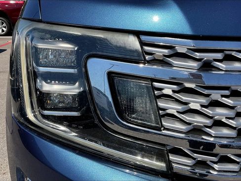 Used 2019 Ford Expedition Platinum image 7
