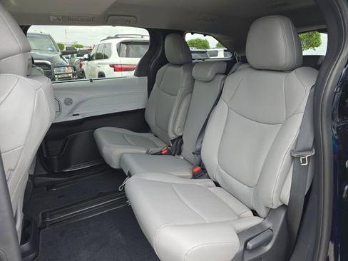 New 2026 Toyota Sienna XLE image 15