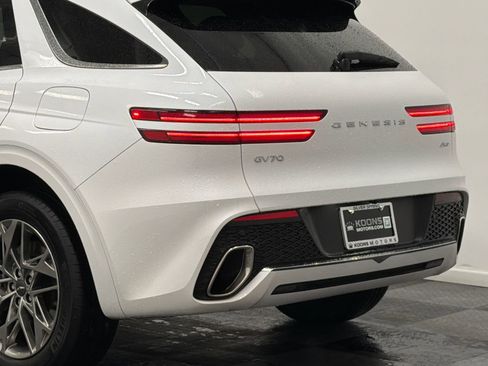 Used 2025 Genesis GV70 2.5T image 7
