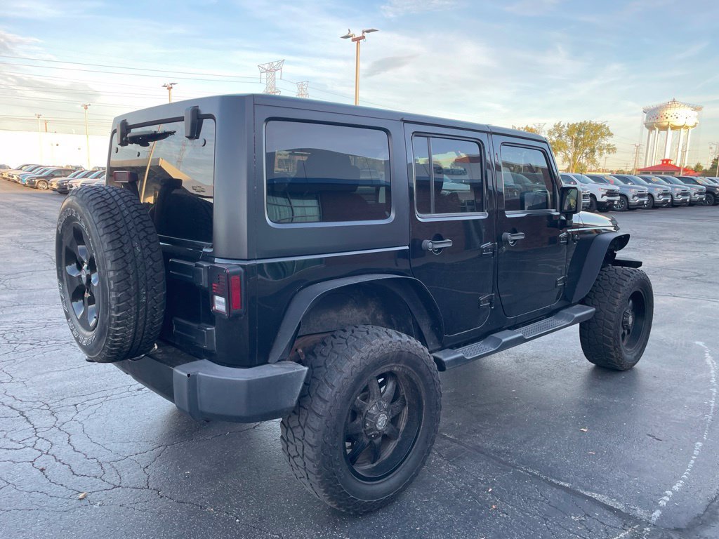 Used 2016 Jeep Wrangler Unlimited Sahara w/ Dual Top Group AWD/4WD image 9