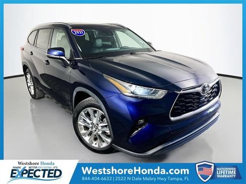 Used 2021 Toyota Highlander Limited FWD image 1