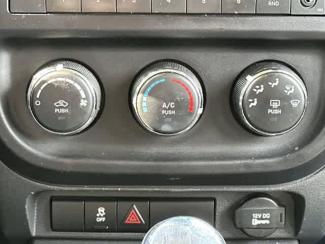 Used 2016 Jeep Patriot Sport w/ Power Value Group AWD/4WD image 11