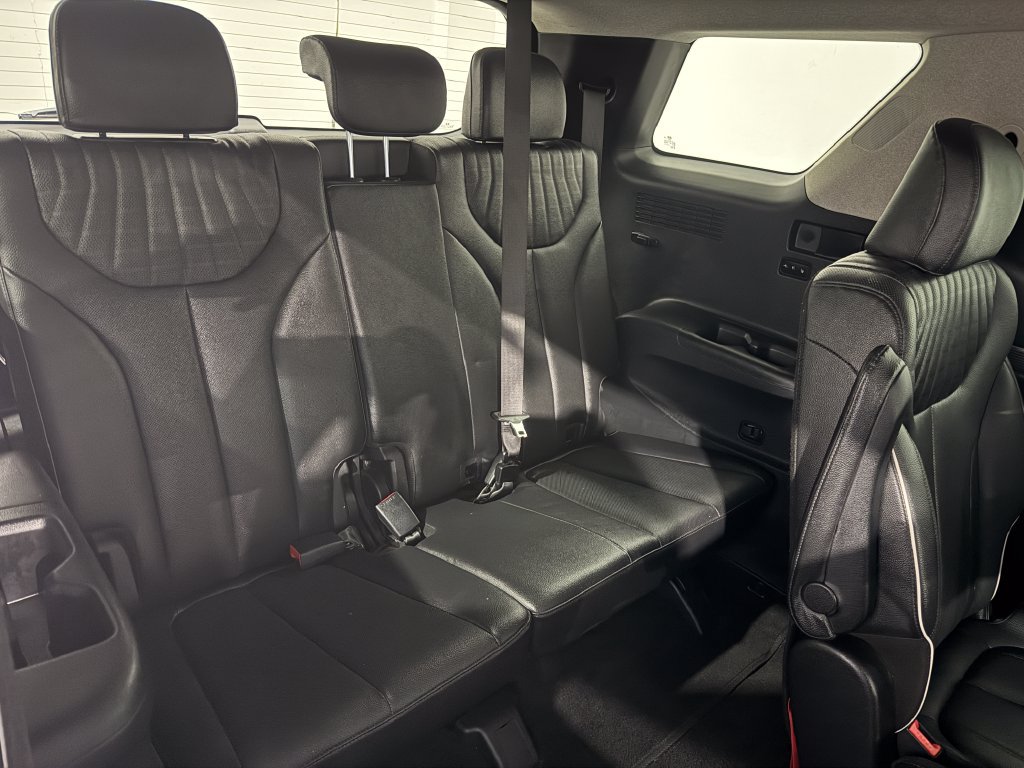 Used 2025 Hyundai Palisade Limited FWD image 26
