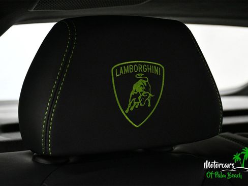 Used 2025 Lamborghini Urus SE image 47