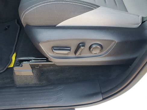 Used 2024 Toyota Tacoma TRD Off-Road image 29