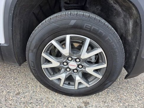 Used 2023 GMC Acadia SLE w/ Driver Convenience Package image 6