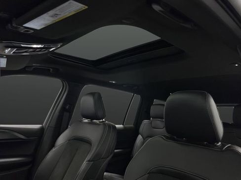 New 2025 Jeep Grand Cherokee L Altitude image 7