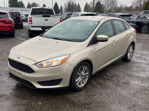 Used 2018 Ford Focus SE image 1