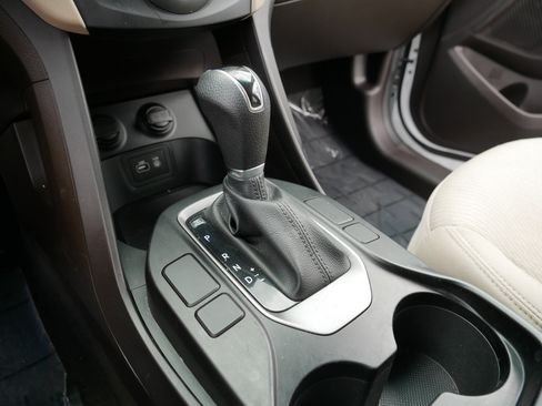 Used 2017 Hyundai Santa Fe Sport FWD image 29
