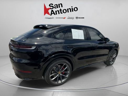 Used 2024 Porsche Cayenne S AWD/4WD image 15