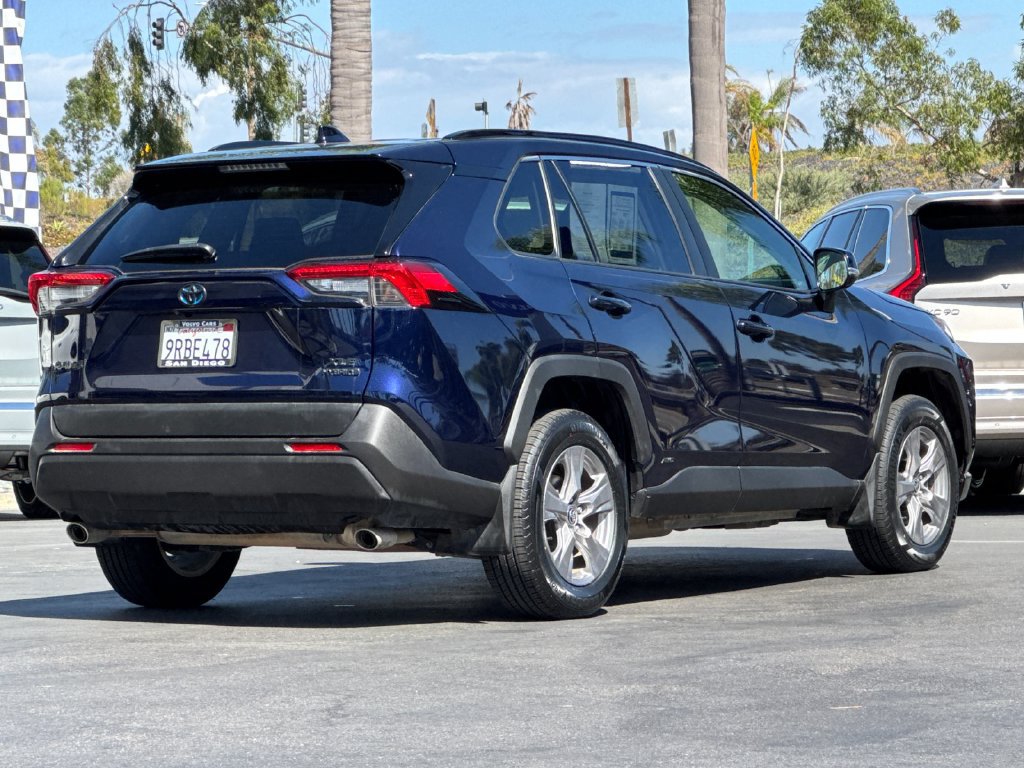 Used 2024 Toyota RAV4 XLE AWD/4WD image 5