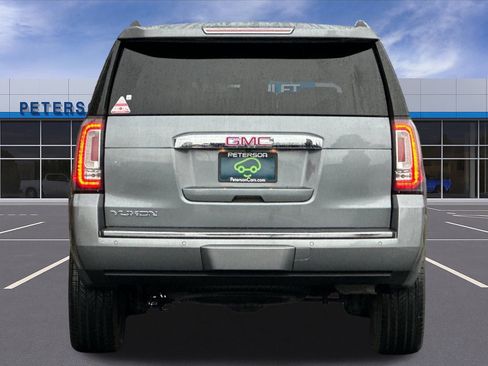 Used 2018 GMC Yukon Denali image 5