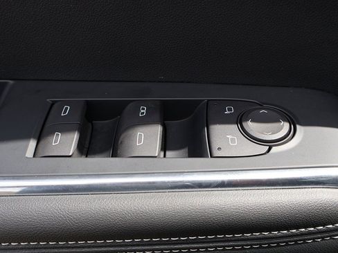 Used 2024 GMC Acadia Elevation image 40