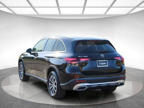 New 2026 Mercedes-Benz GLC 300 4MATIC image 2