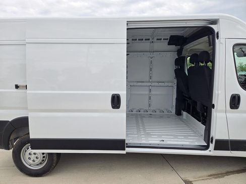 New 2026 RAM ProMaster 2500 w/ Convenience Group FWD image 8