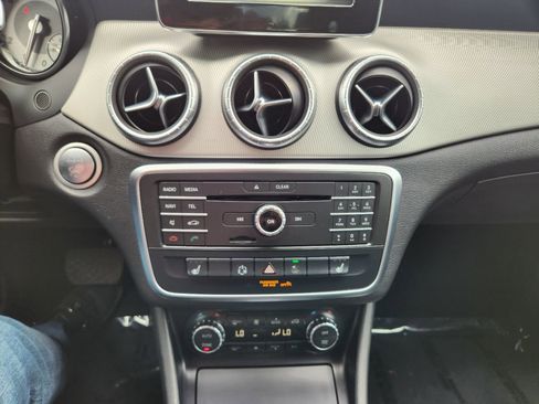 Used 2015 Mercedes-Benz CLA 250 image 18
