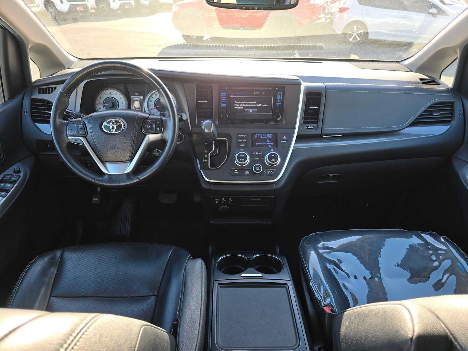 Used 2016 Toyota Sienna SE w/ SE Preferred Package FWD image 20