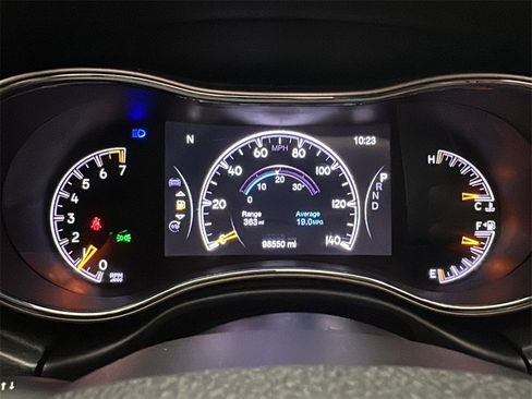 Used 2017 Jeep Grand Cherokee Limited w/ Luxury Group II image 21