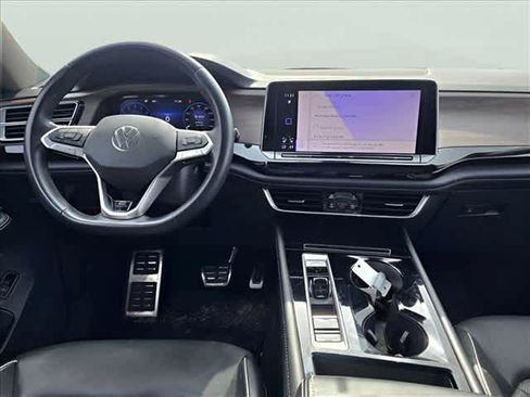 Used 2024 Volkswagen Atlas SEL Premium R-Line image 21