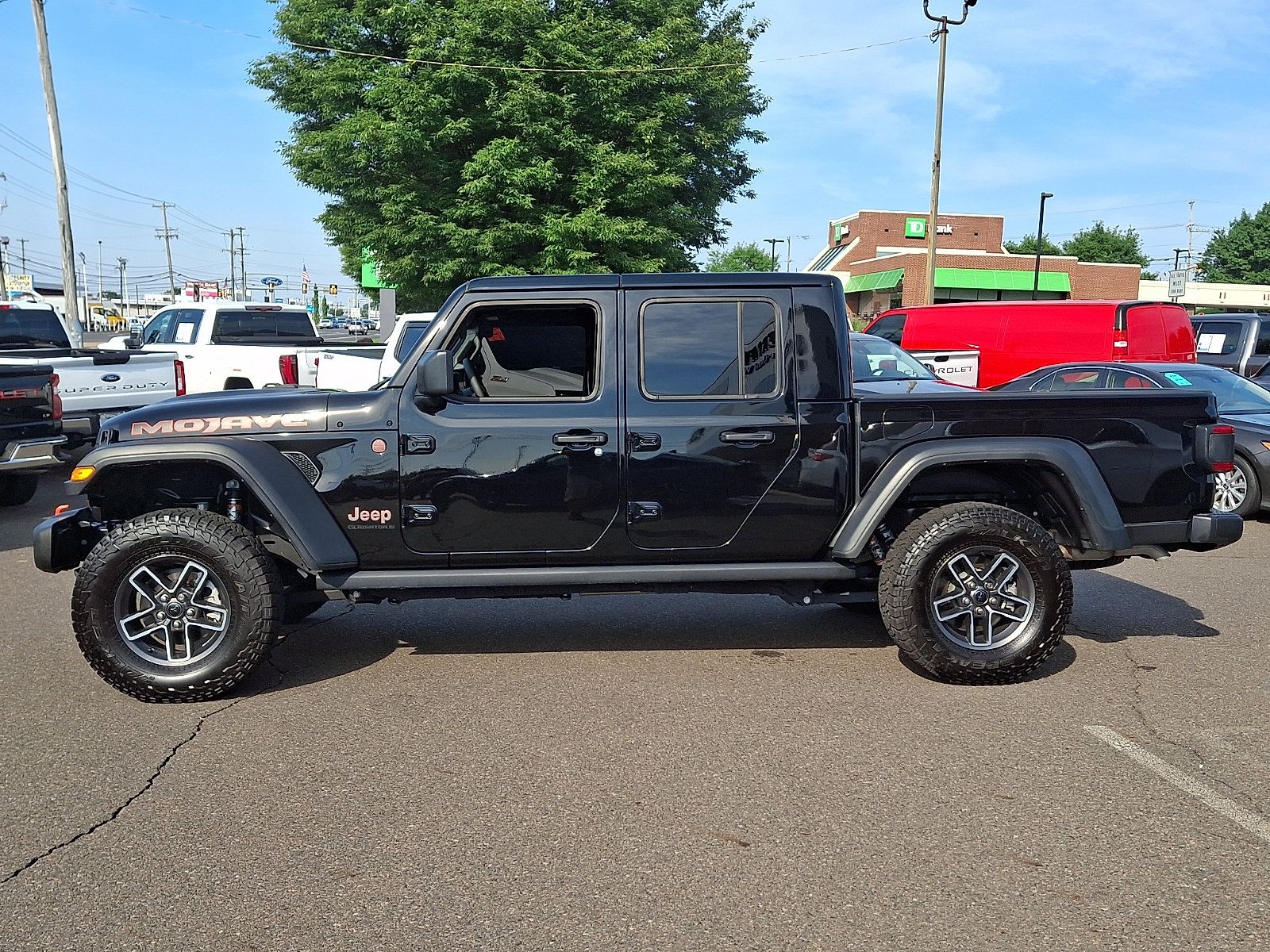 Used 2025 Jeep Gladiator Mojave w/ Safety Group AWD/4WD image 7