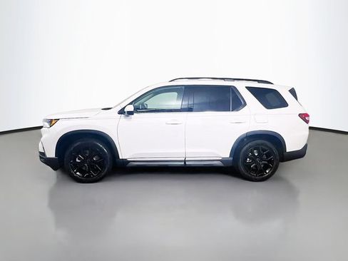 Certified 2025 Honda Pilot Touring image 6