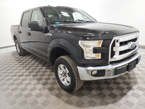 Used 2015 Ford F150 XLT w/ Equipment Group 301A Mid AWD/4WD image 4