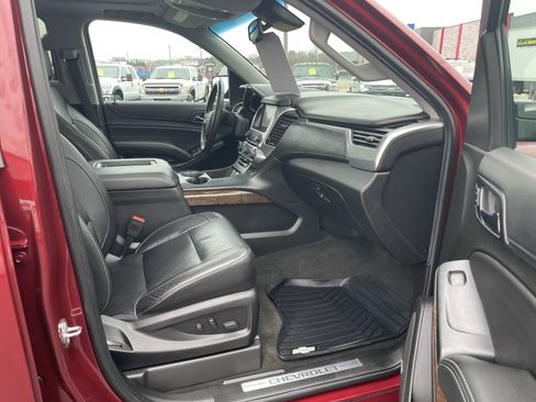 Used 2018 Chevrolet Tahoe LT w/ LT Signature Package image 32