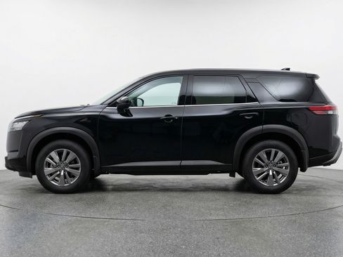 Used 2025 Nissan Pathfinder SV image 5