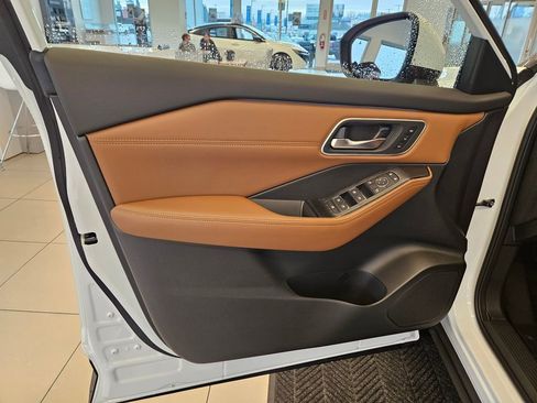 New 2026 Nissan Rogue Platinum w/ Platinum Premium Package image 13