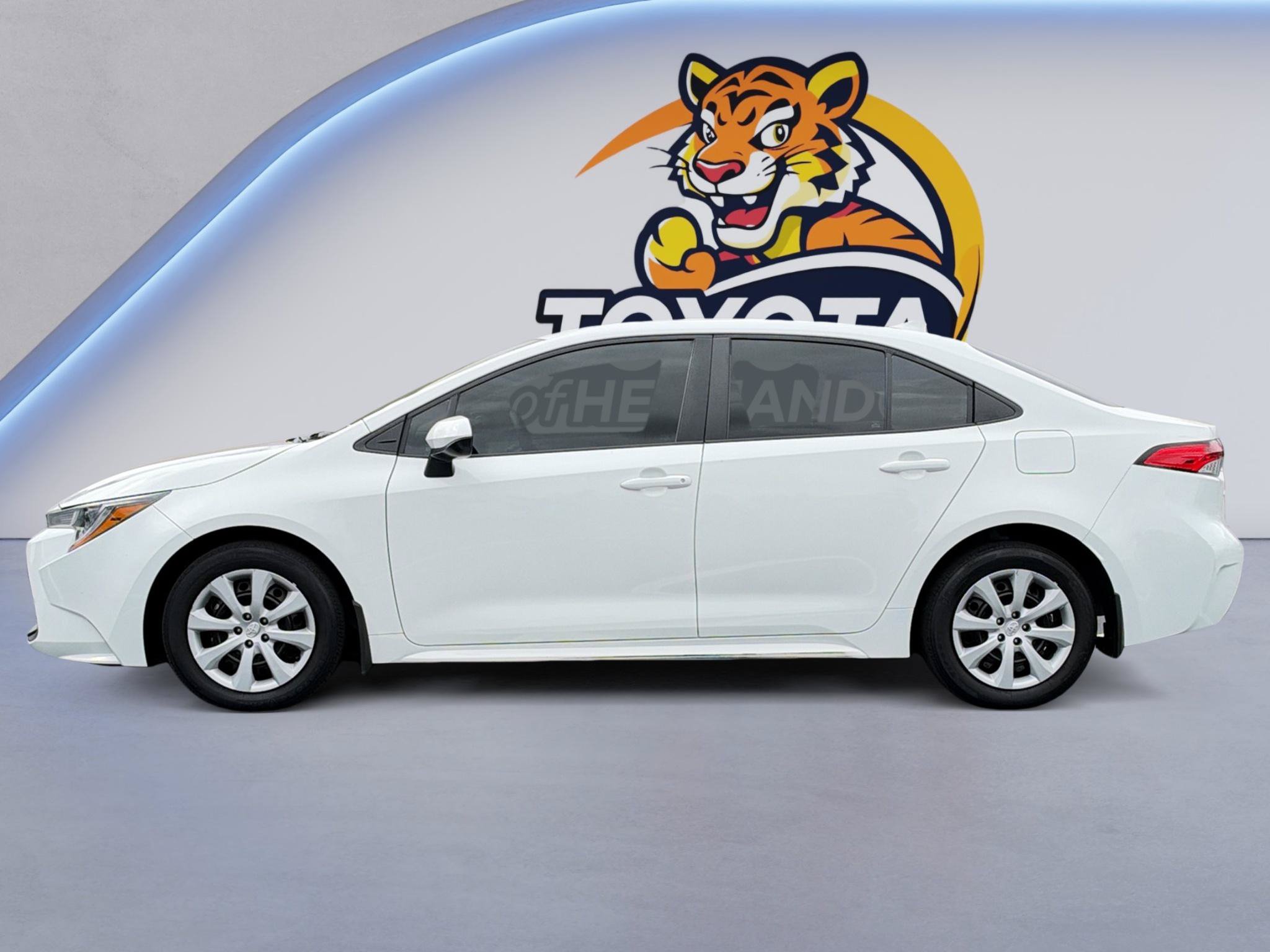 Used 2024 Toyota Corolla LE FWD image 9