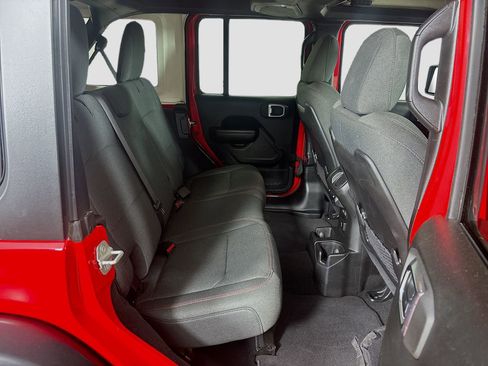Used 2024 Jeep Wrangler Unlimited Rubicon AWD/4WD image 24