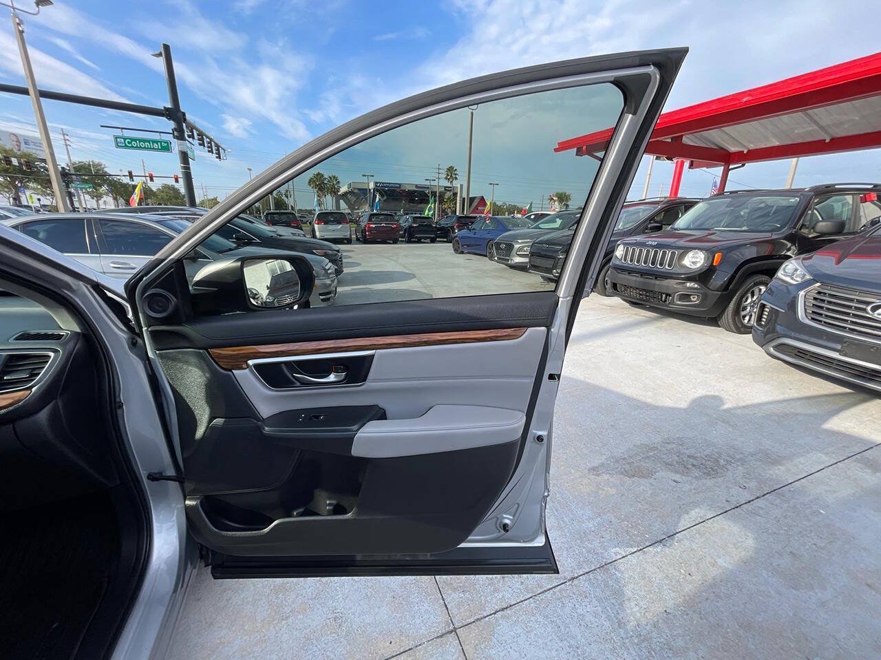 Used 2019 Honda CR-V Touring image 18