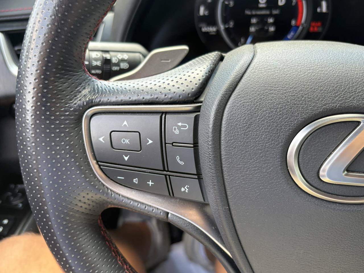Used 2020 Lexus UX 200 F Sport FWD image 17